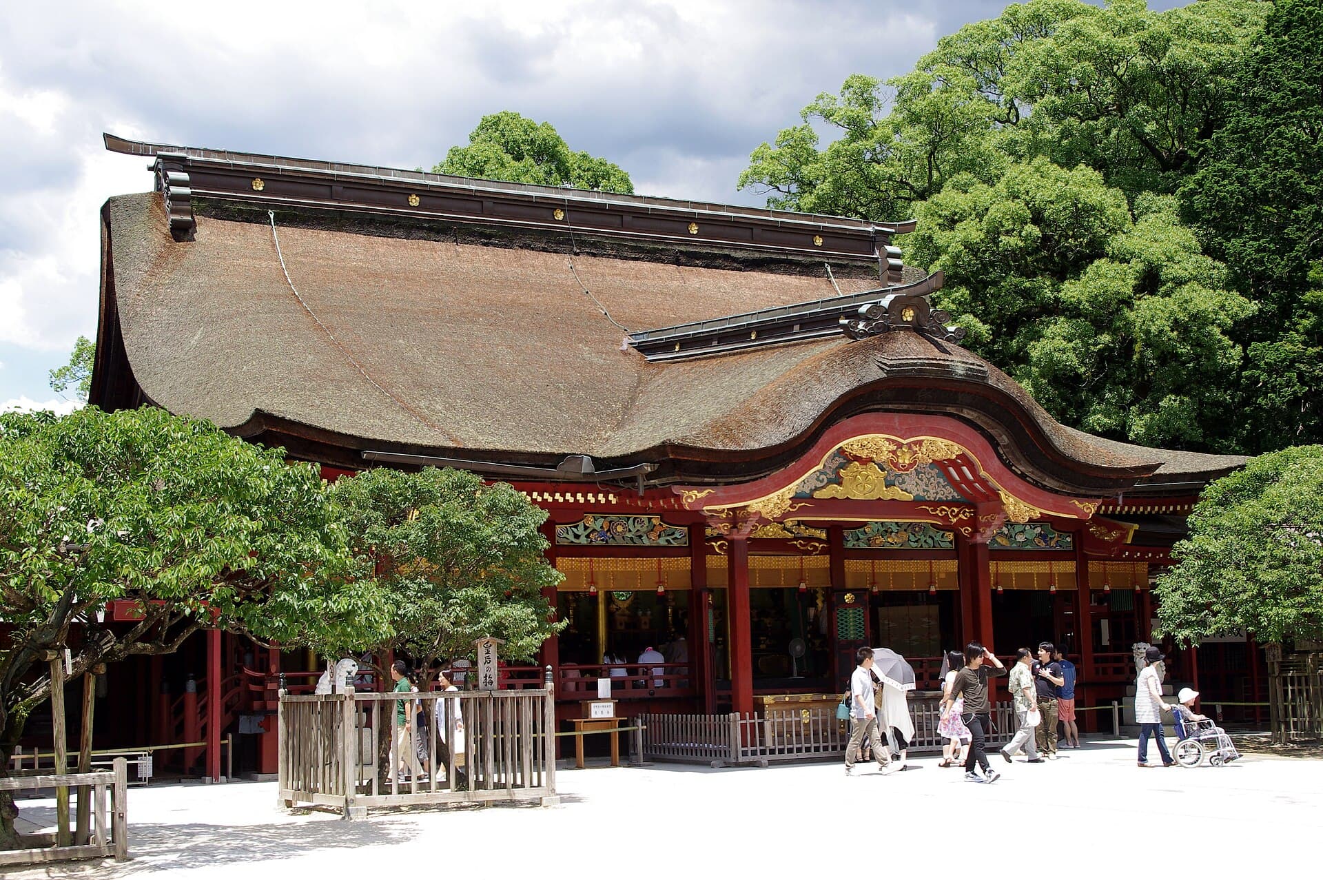 El santuario Dazaifu Tenmangū y su puente rojo, Fukuoka